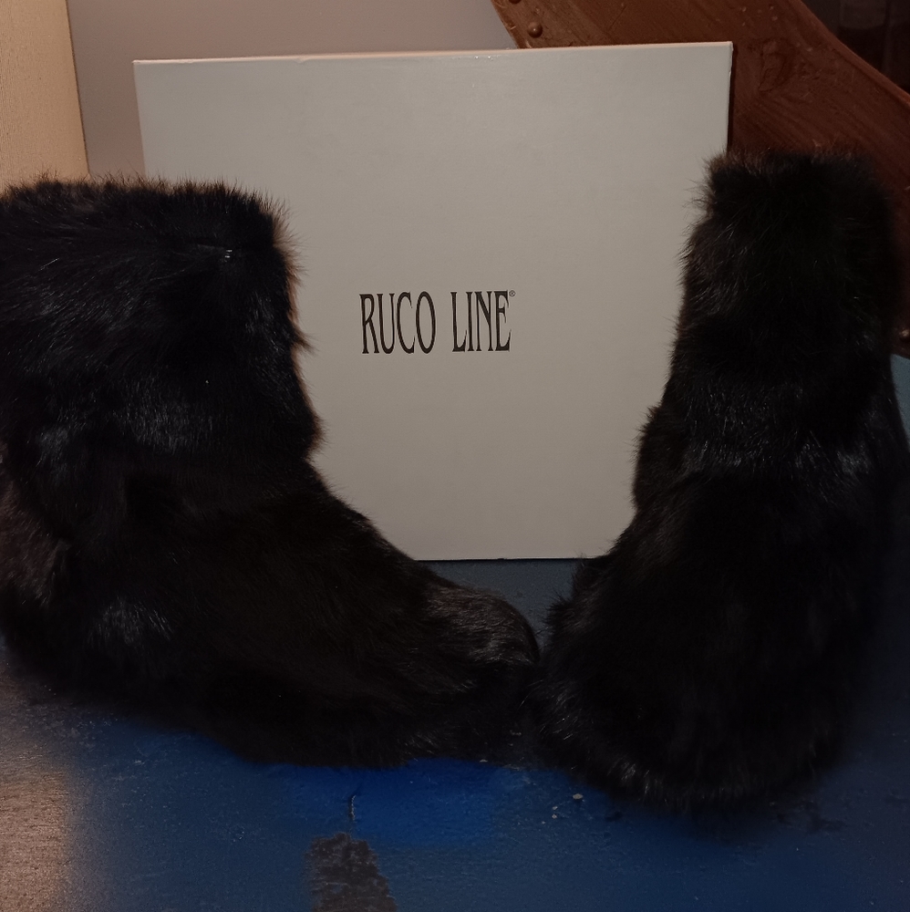 Ruco line rabbit fur boots